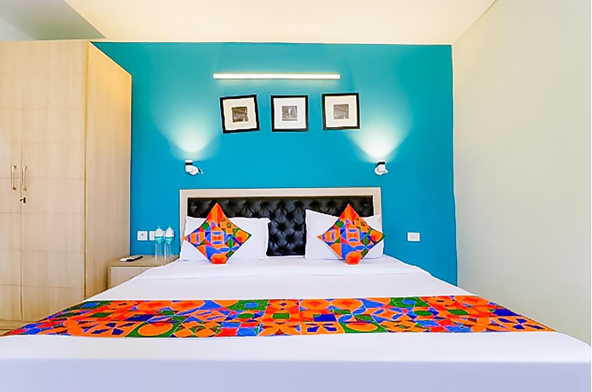 The Royal 3* New Delhi